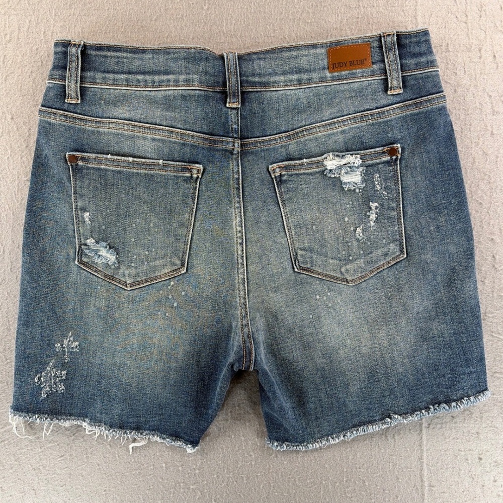 Judy Blue Distressed Denim Shorts Medium Wash Raw Hem JB15202MD XL Womens - Picture 2 of 14